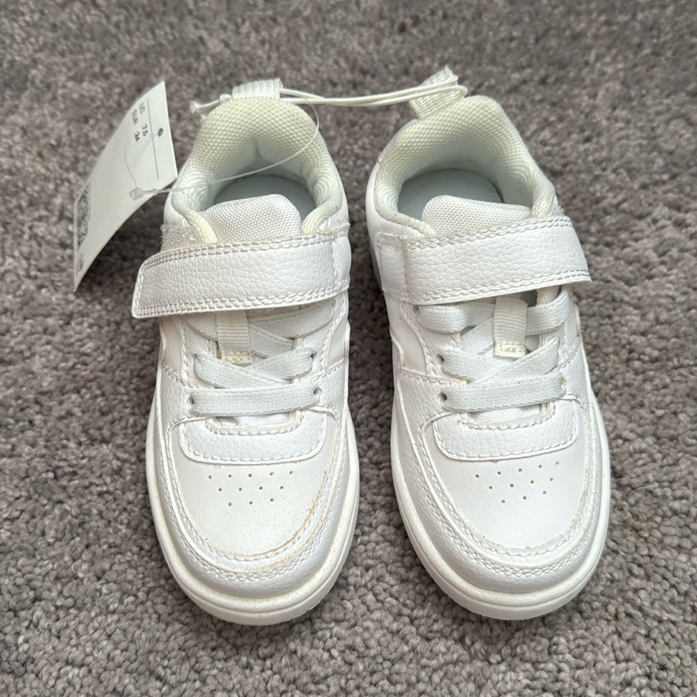 New with tags H&M Nike Jordan style toddler boys sneakers